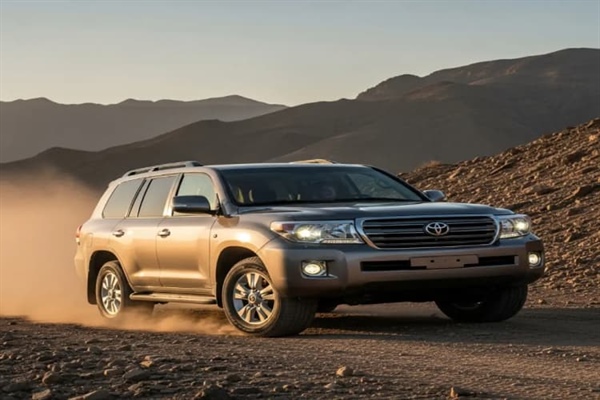 تویوتا لندکروز سری 200